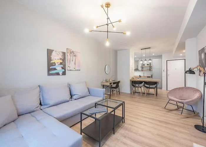 Superior & Spacious Apartment